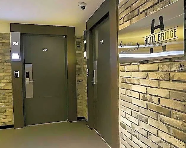 Bridge Hotel 2*