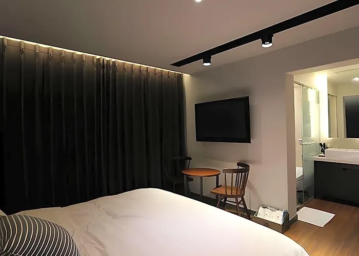 Bridge Hotel 2*