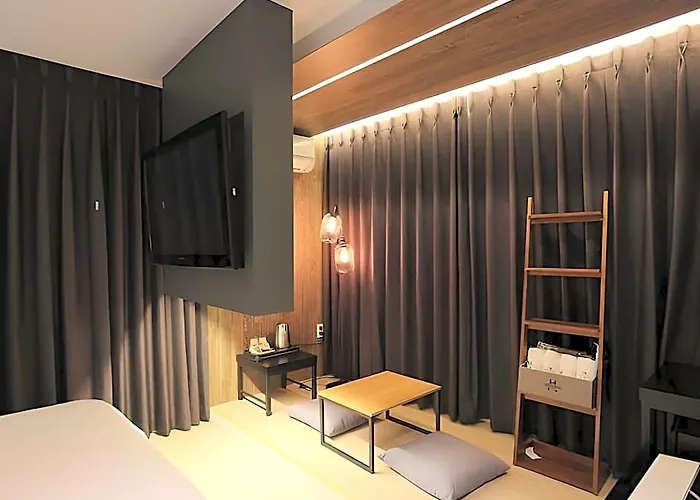 Hotel Bridge