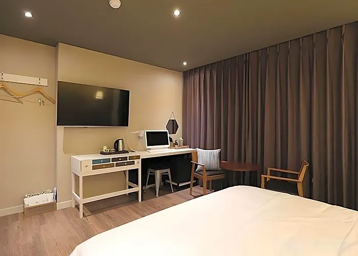 Bridge Hotel 2*